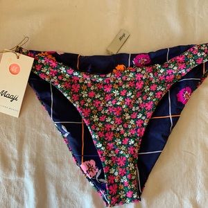 Maaji dainty floral reversible bikini bottom - new with tags - size Medium